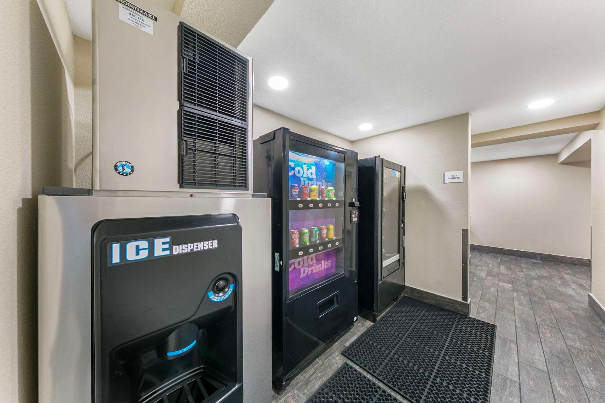 Quality Inn & Suites Σακραμέντο Εξωτερικό φωτογραφία