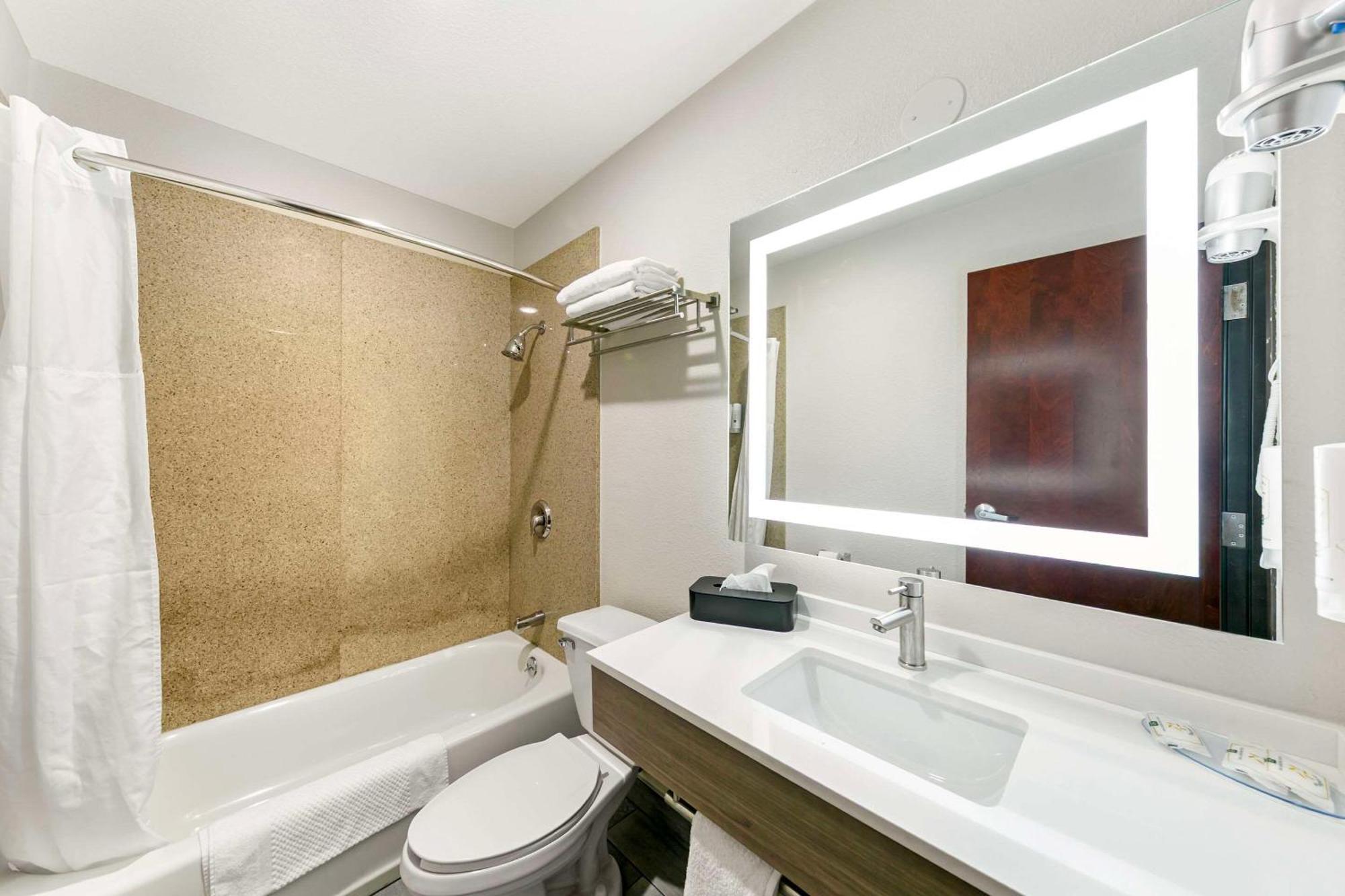 Quality Inn & Suites Σακραμέντο Εξωτερικό φωτογραφία