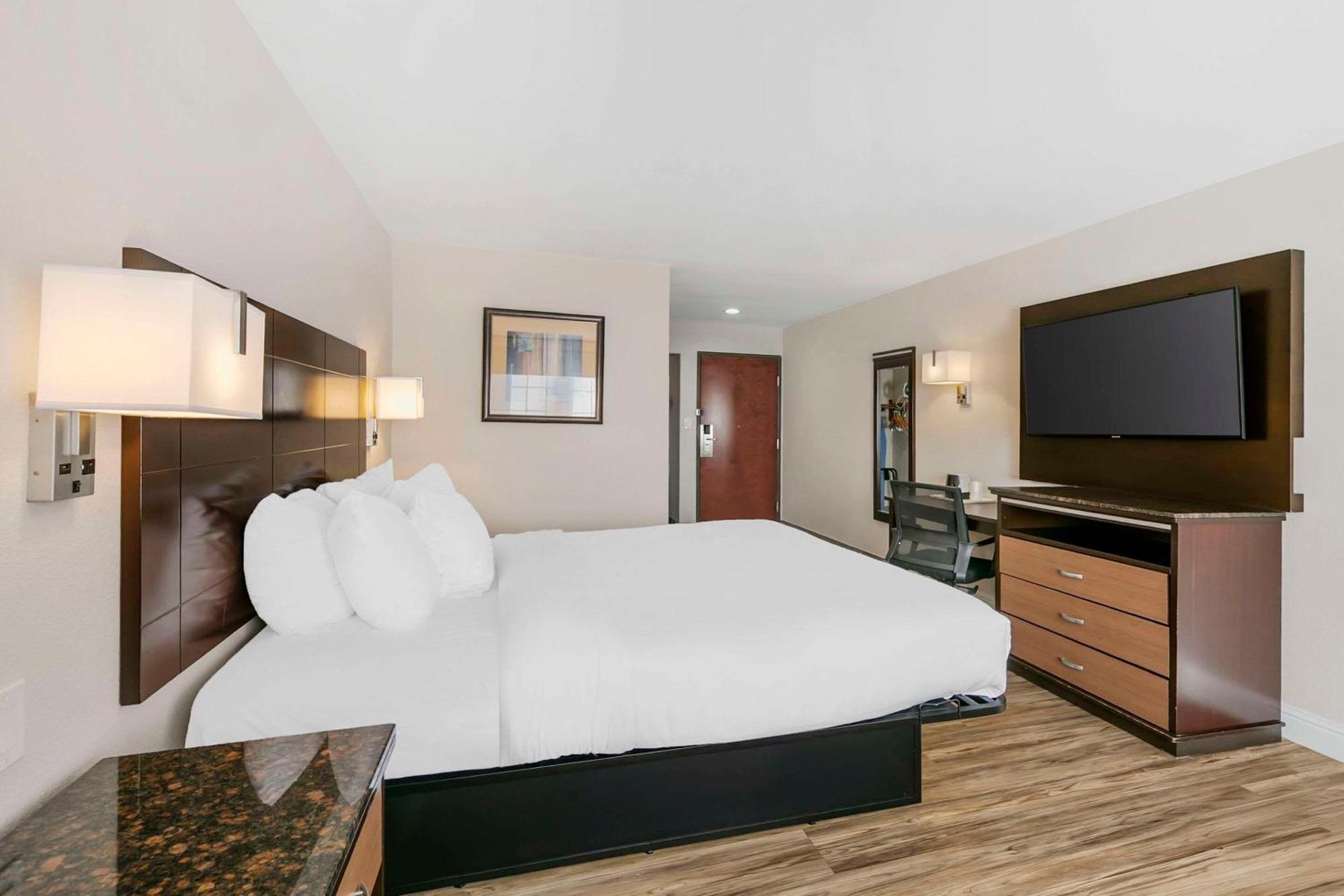 Quality Inn & Suites Σακραμέντο Εξωτερικό φωτογραφία