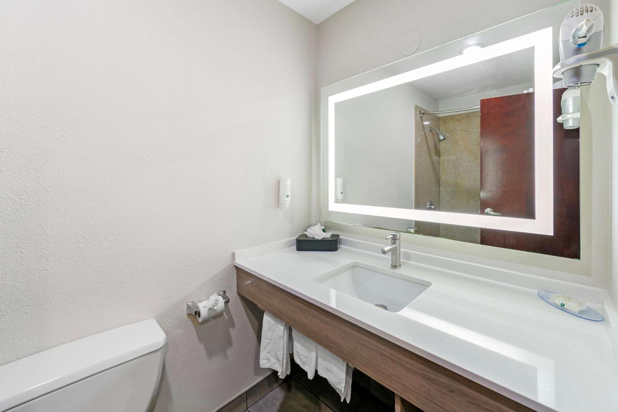 Quality Inn & Suites Σακραμέντο Εξωτερικό φωτογραφία