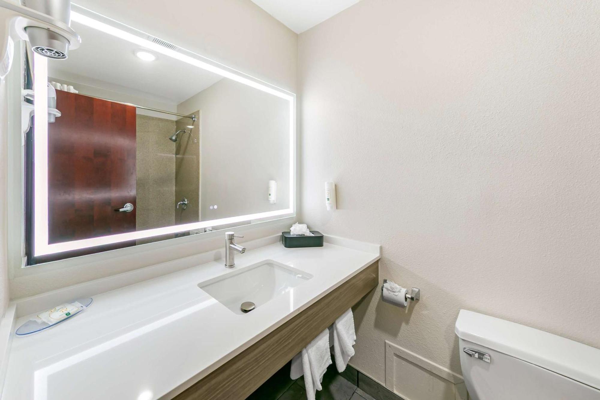 Quality Inn & Suites Σακραμέντο Εξωτερικό φωτογραφία